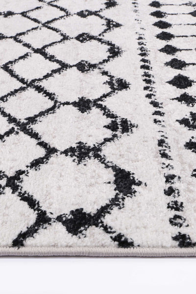 Ermina Tribal Black White Rug 200x290cm