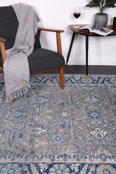 Delicate Navy Blue Oriental Rug 160x230 cm