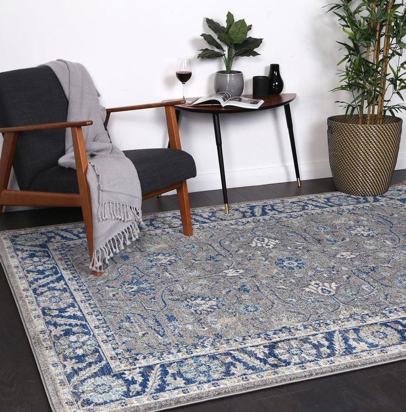 Delicate Navy Blue Oriental Rug 160x230 cm