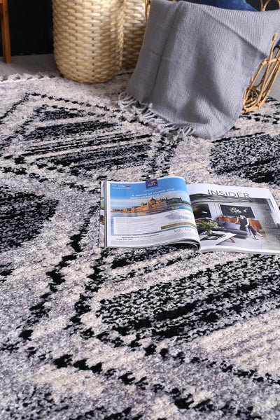 Myk Black White Diamond Rug 240x330 cm