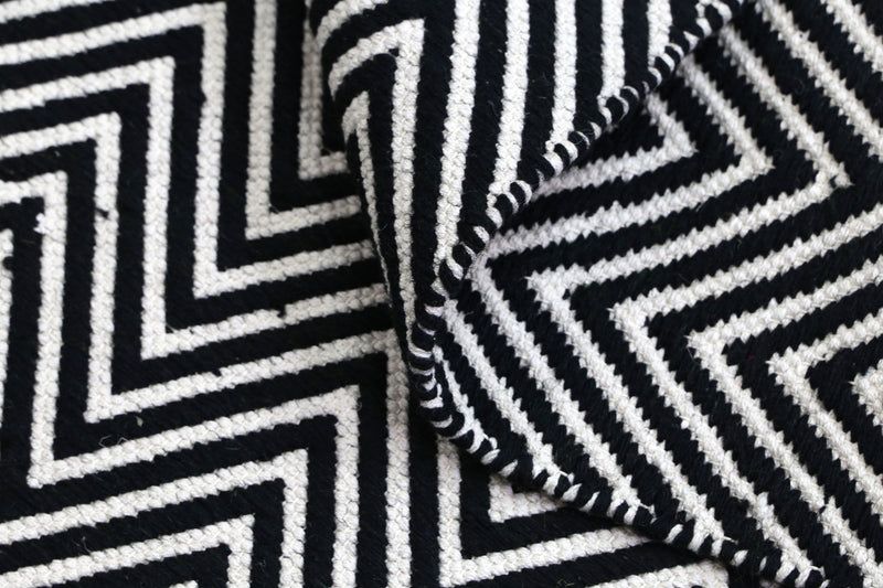 Natura Wool Black White Chevron Rug 120x170 cm