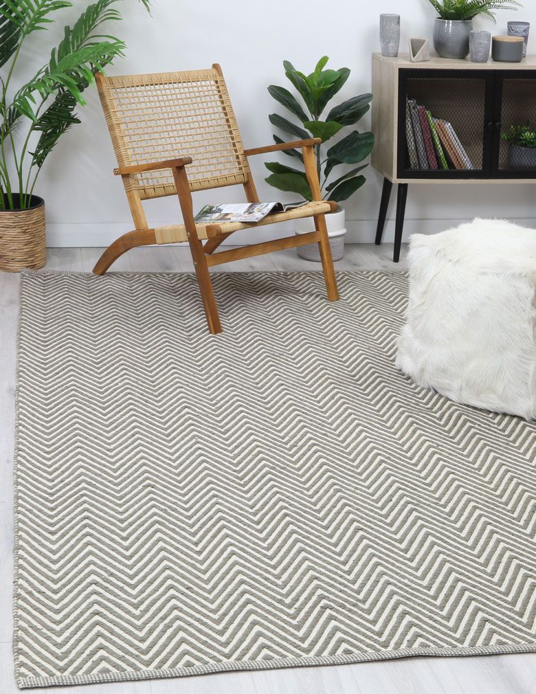 Natura Wool Fog Beige Chevron Rug 120x170 cm