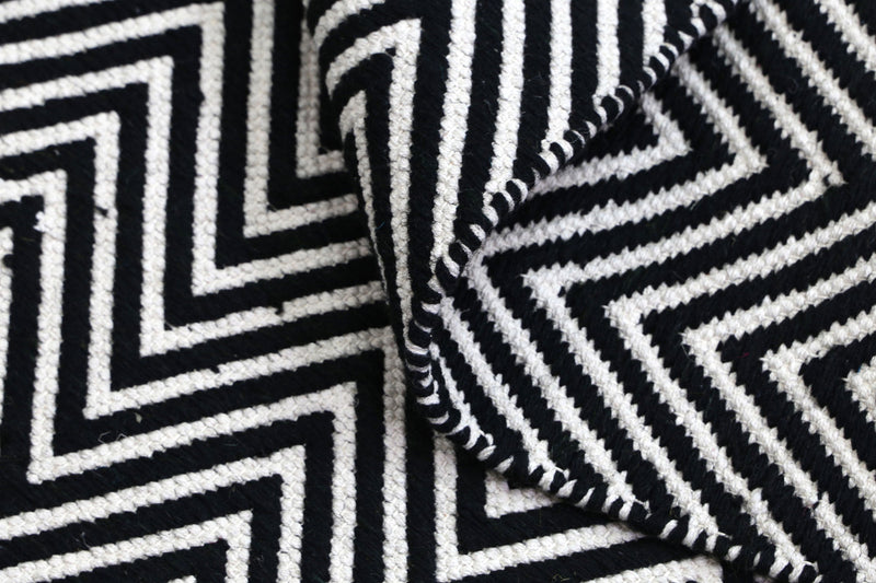 Natura Wool Black White Chevron Rug 160x230 cm