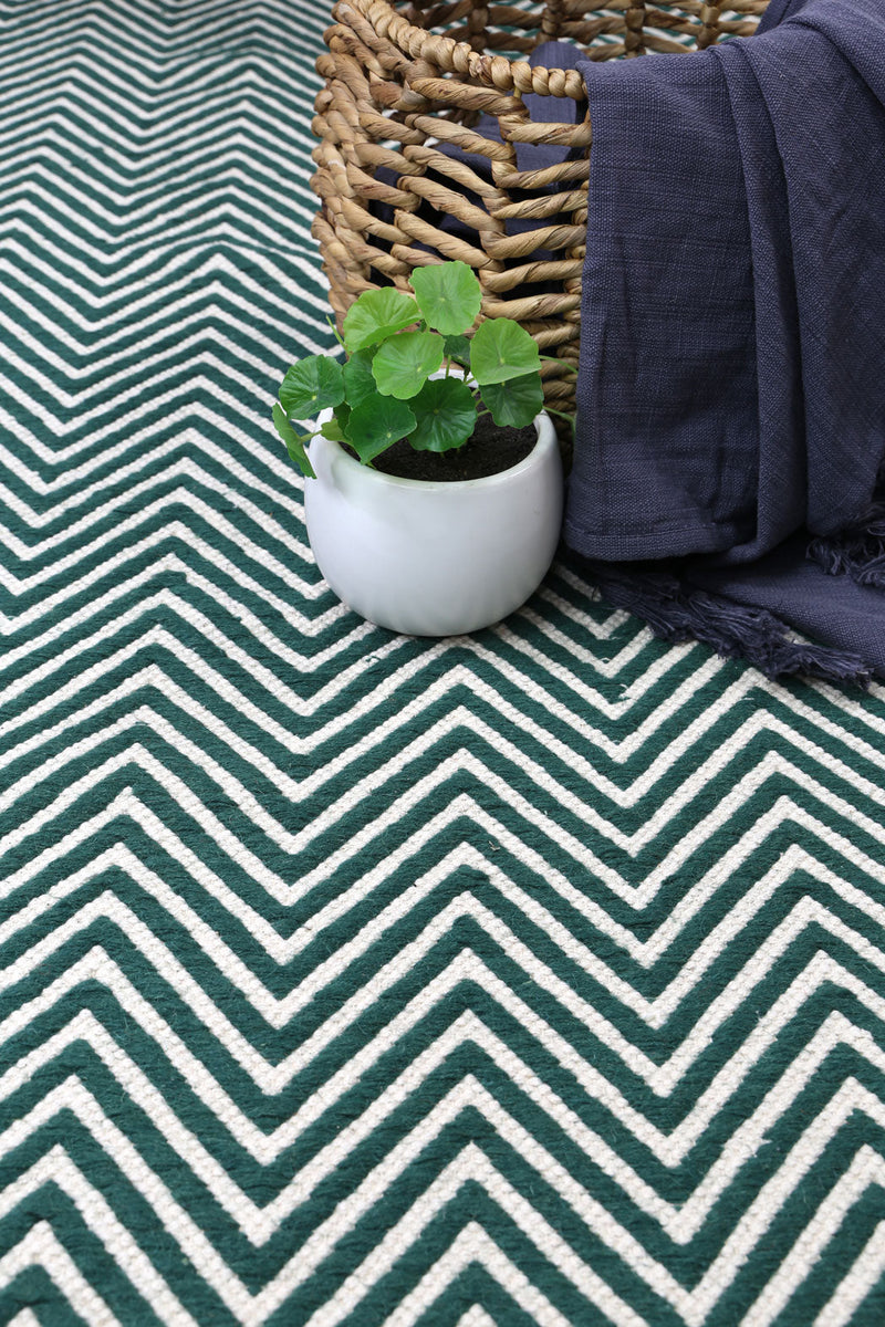 Natura Wool Green Chevron Rug 200x290 cm