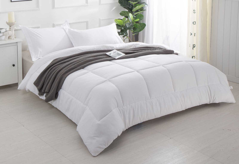 Luxton Double Size Machine Washable All Seasons Quilt