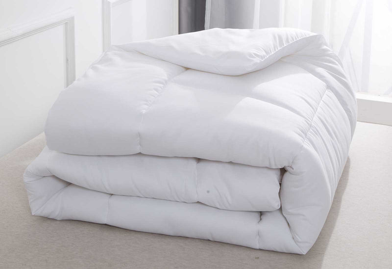 Luxton Double Size Machine Washable All Seasons Quilt