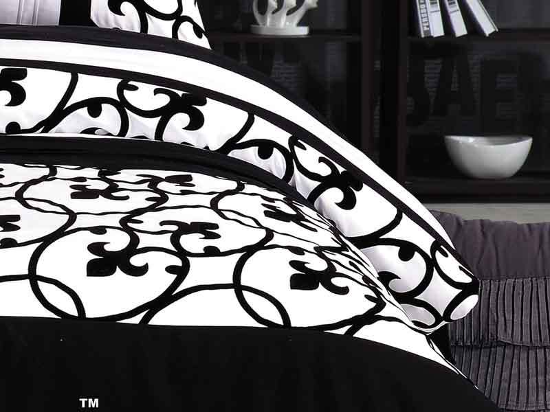 Luxton Queen Size White and Black Quilt Cover Set(3PCS)